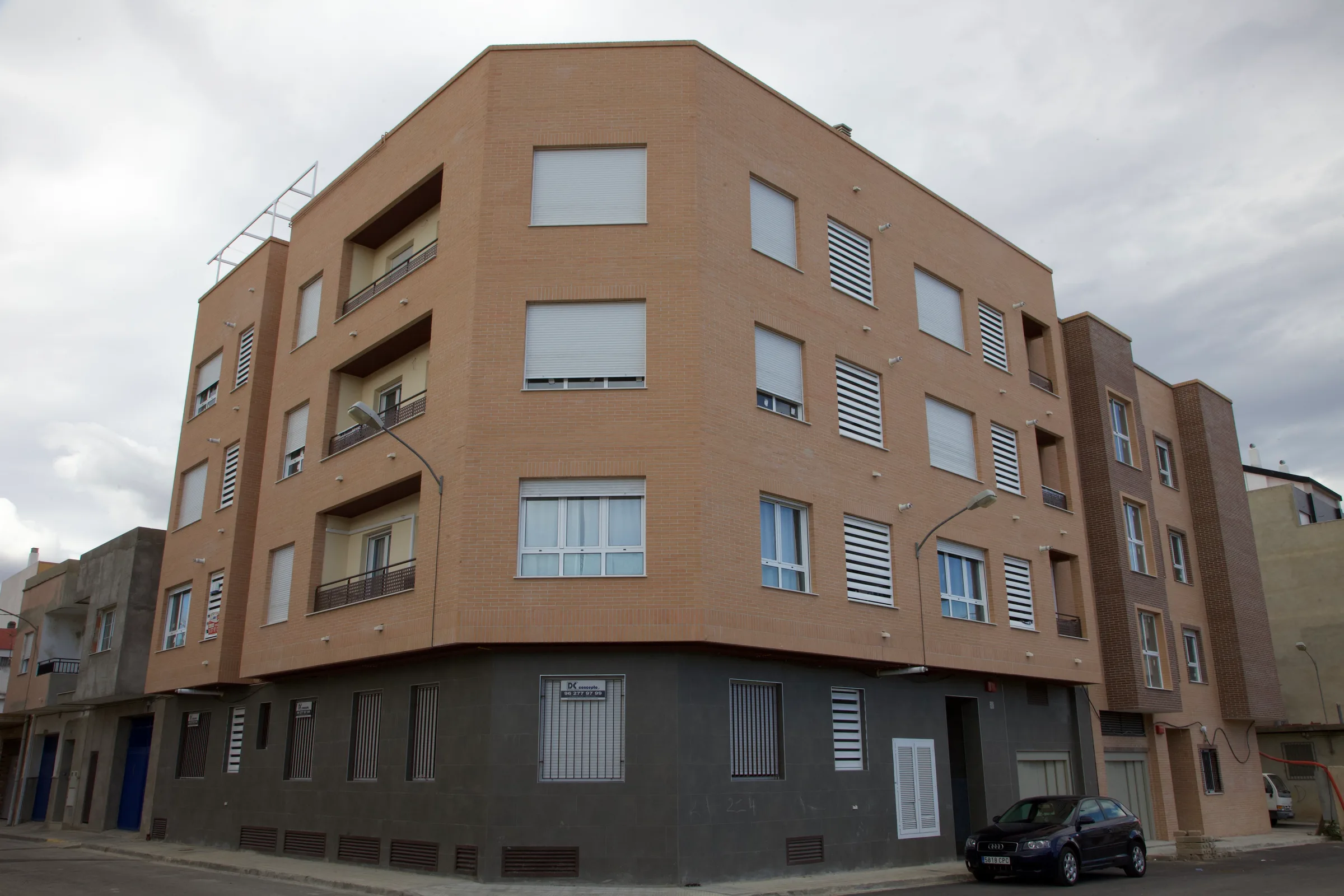 Edificio de 13 viviendas en Ribarroja del Turia